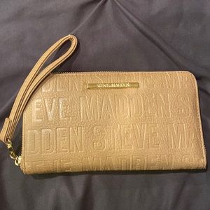 Steve Madden wristlet